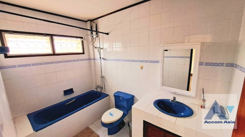 17  4 br Townhouse For Rent in Sukhumvit ,Bangkok BTS Phra khanong AA37344