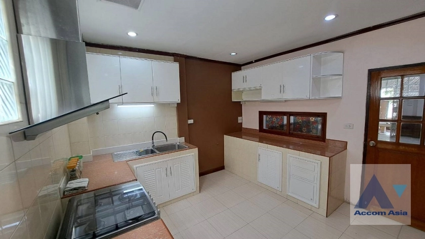 16  4 br Townhouse For Rent in Sukhumvit ,Bangkok BTS Phra khanong AA37344