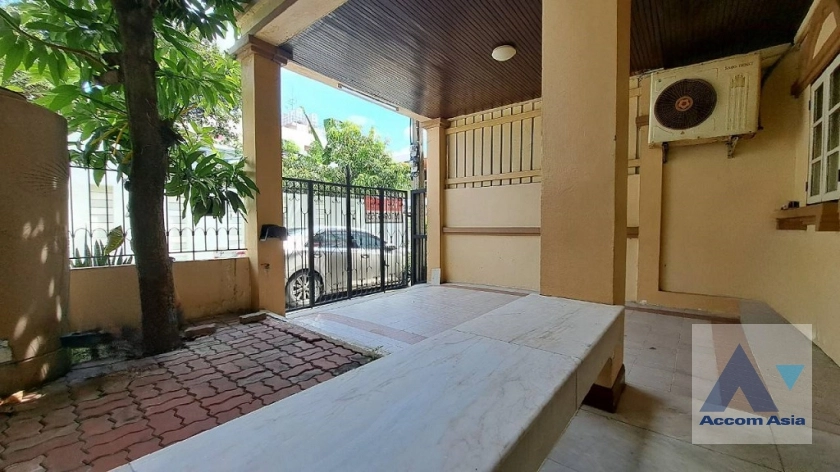  2  4 br Townhouse For Rent in Sukhumvit ,Bangkok BTS Phra khanong AA37344