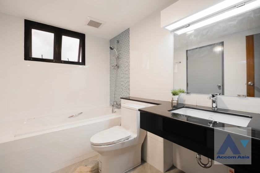 9  2 br Condominium For Sale in Sukhumvit ,Bangkok BTS Thong Lo at Baan Chan AA37346