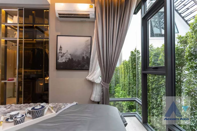 Duplex Condo |  2 Bedrooms  Condominium For Sale in Ratchadapisek, Bangkok  near BTS Ratchathewi (AA37357)