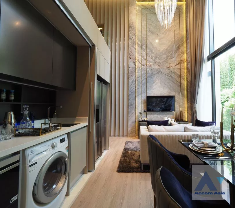 Duplex Condo |  2 Bedrooms  Condominium For Sale in Ratchadapisek, Bangkok  near BTS Ratchathewi (AA37357)