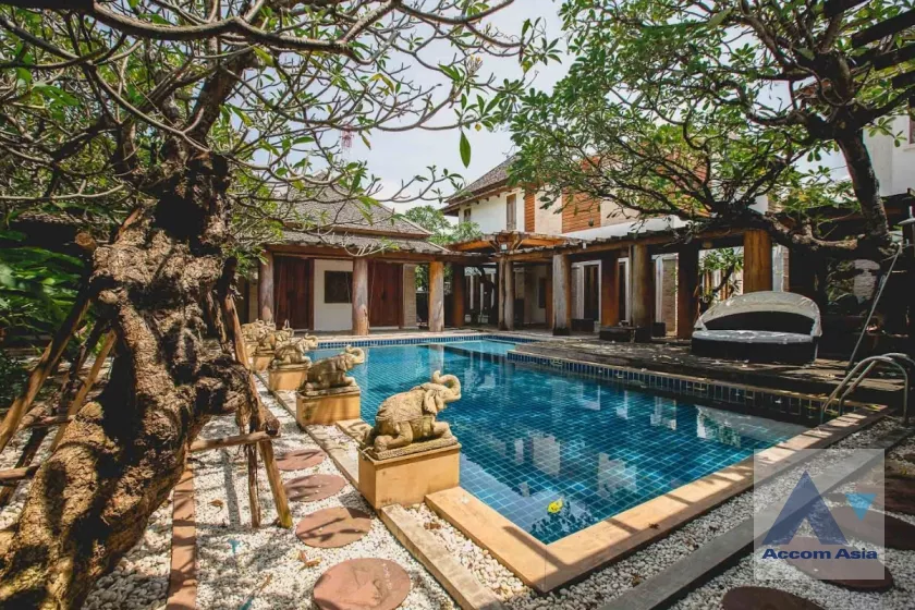 unitPrivate Swimming Pool |  5 Bedrooms  House For Sale in Lat Phrao, Bangkok  (AA37360)