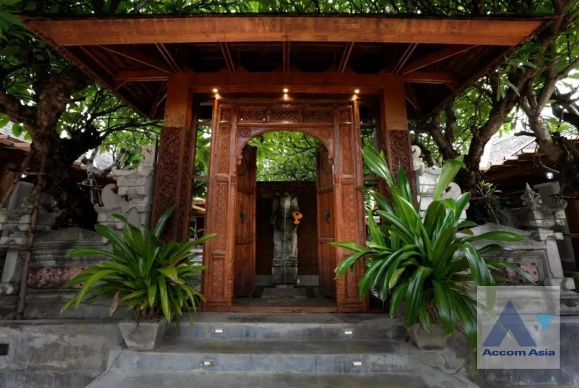 9  5 br House For Sale in Lat Phrao ,Bangkok  AA37360