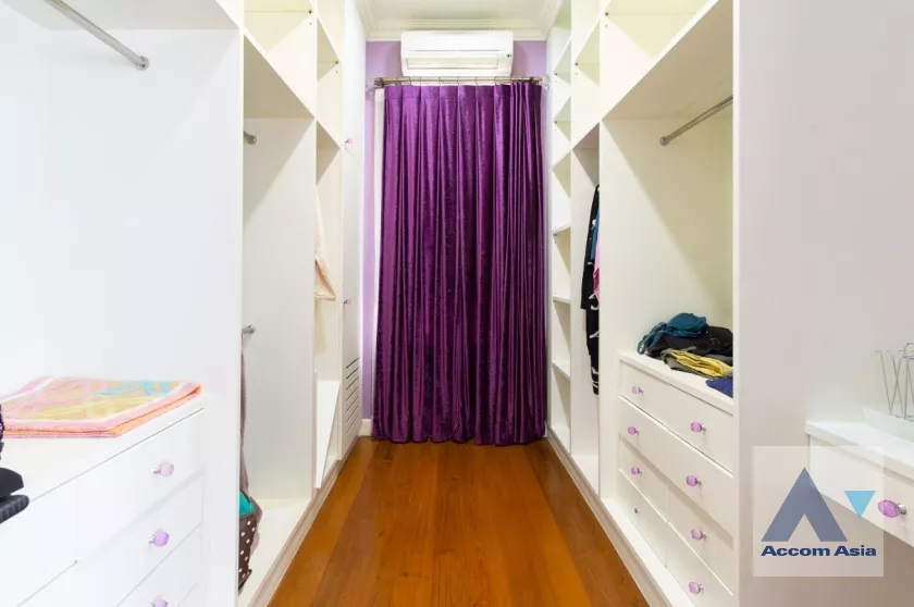 30  5 br House For Sale in Lat Phrao ,Bangkok  AA37360