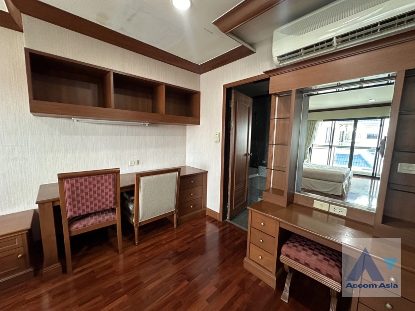  1  3 br Apartment For Rent in Sukhumvit ,Bangkok BTS Asok - MRT Sukhumvit at Perfect Apartment for Big Family, Prime Location Near Main Street AA37371
