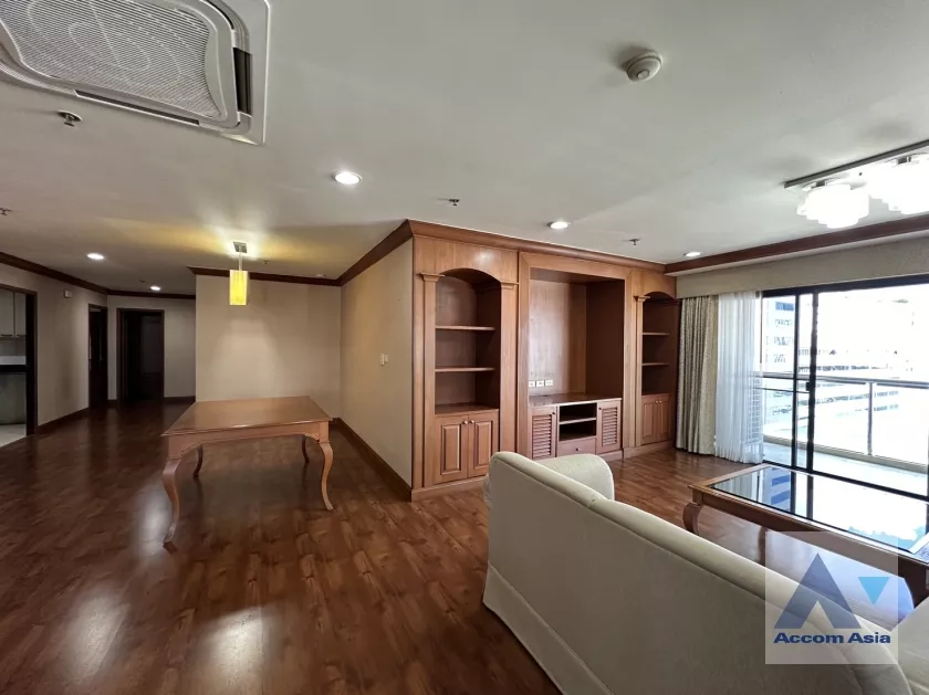  3 Bedrooms  Apartment For Rent in Sukhumvit, Bangkok  near BTS Asok - MRT Sukhumvit (AA37371)