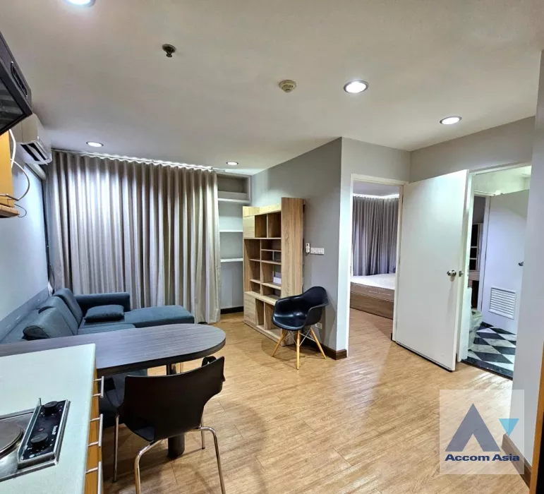  1 Bedroom  Condominium For Rent in Phaholyothin, Bangkok  (AA37377)