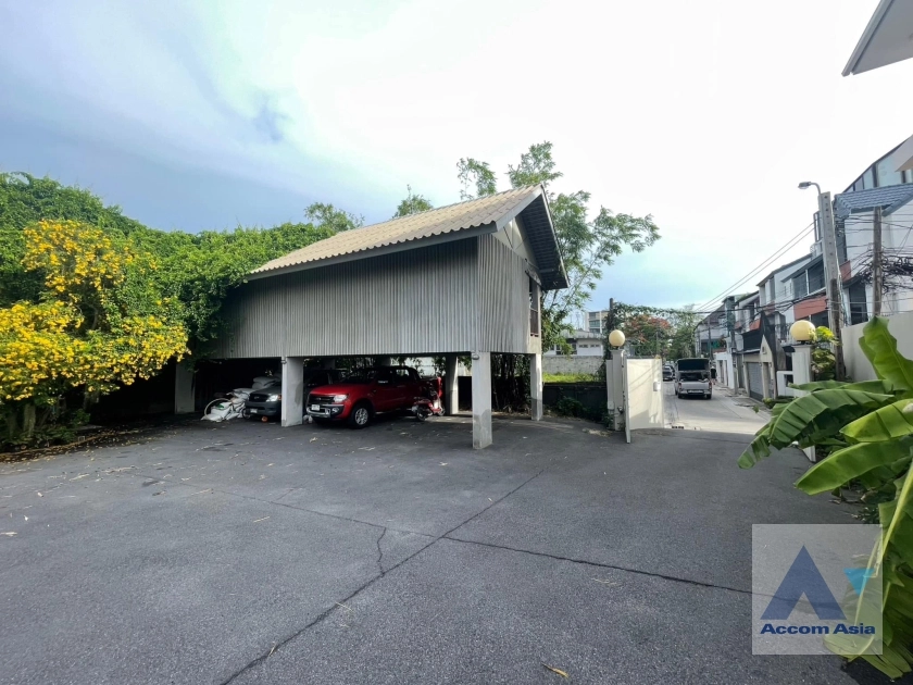 23  1 br House For Sale in Sathorn ,Bangkok  AA37378