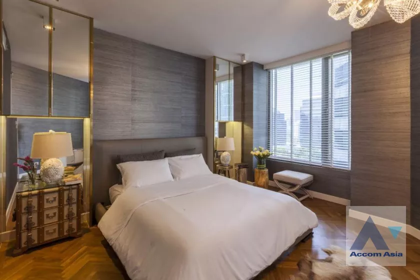 unit 3 Bedrooms  Condominium For Rent in Ploenchit, Bangkok  near BTS Ploenchit (AA37388)