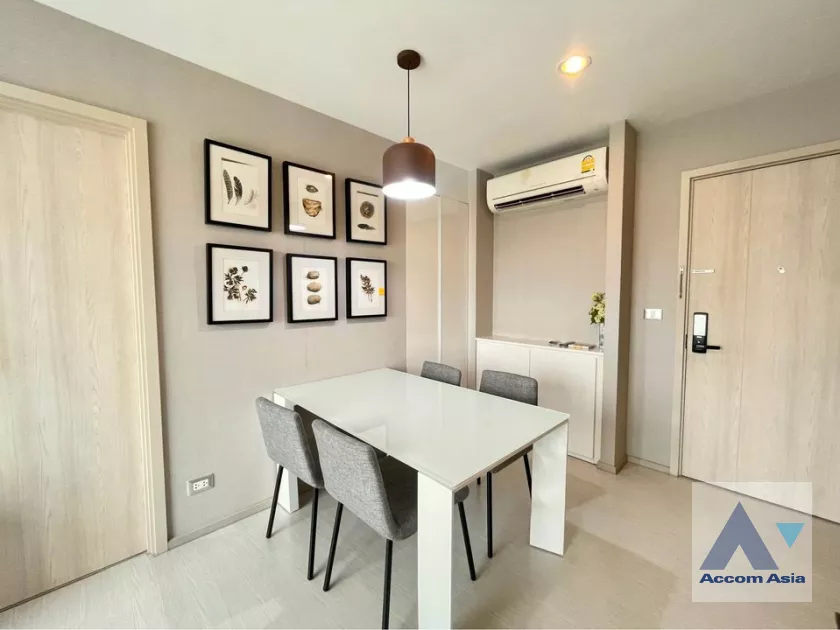 unit 2 Bedrooms  Condominium For Rent in Sukhumvit, Bangkok  near BTS Ekkamai (AA37392)