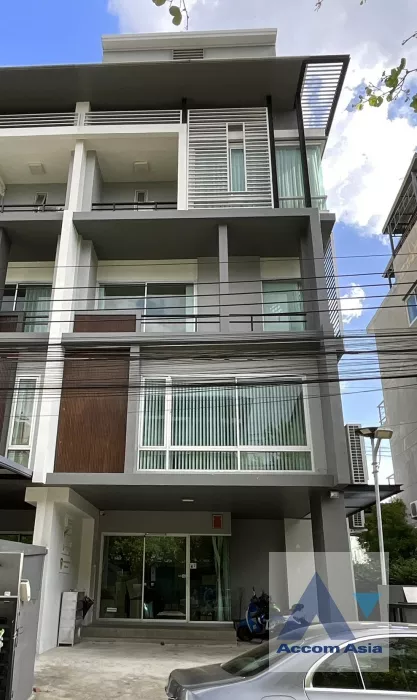  2  Office Space For Rent in Lat Phrao ,Bangkok  AA37402