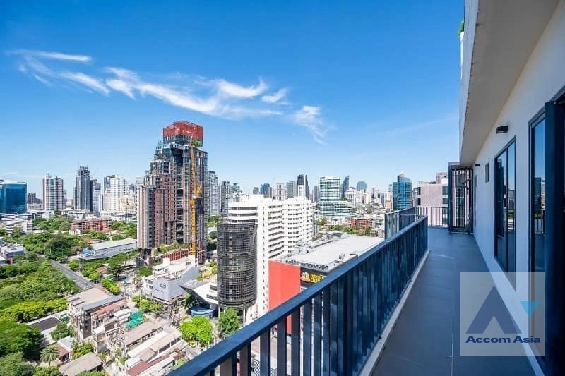 Penthouse, Pet friendly | M Thonglor 10 Condominium  3 Bedroom for Sale BTS Ekkamai in Sukhumvit Bangkok
