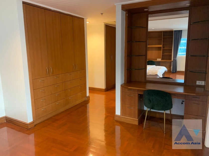 Fully Furnished, Pet friendly |  3 Bedrooms  Condominium For Rent in Sukhumvit, Bangkok  near BTS Nana (AA37425)
