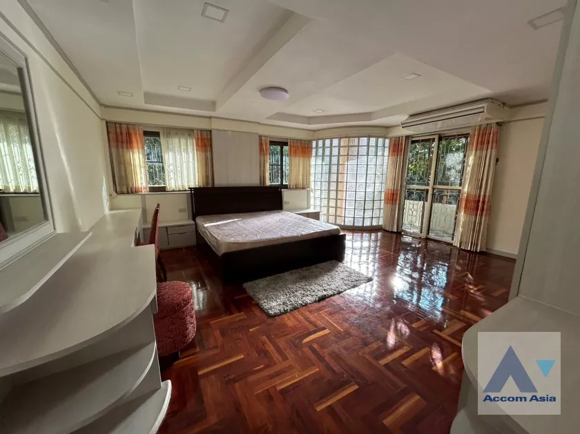  1  3 br Apartment For Rent in Sukhumvit ,Bangkok BTS Phrom Phong at Apartment near Samitivej Hospital AA37429