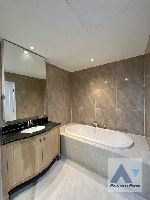 7  1 br Condominium For Sale in Sathorn ,Bangkok BTS Chong Nonsi - BRT Sathorn at The Empire Place AA37440