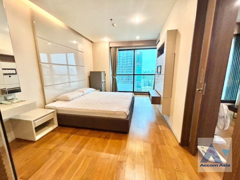 unit 1 Bedroom  Condominium For Rent in Silom, Bangkok  near BTS Chong Nonsi (AA37441)