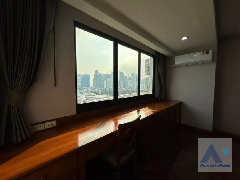 10  3 br Apartment For Rent in Sukhumvit ,Bangkok BTS Ekkamai at Panoramic view on balcony AA37447