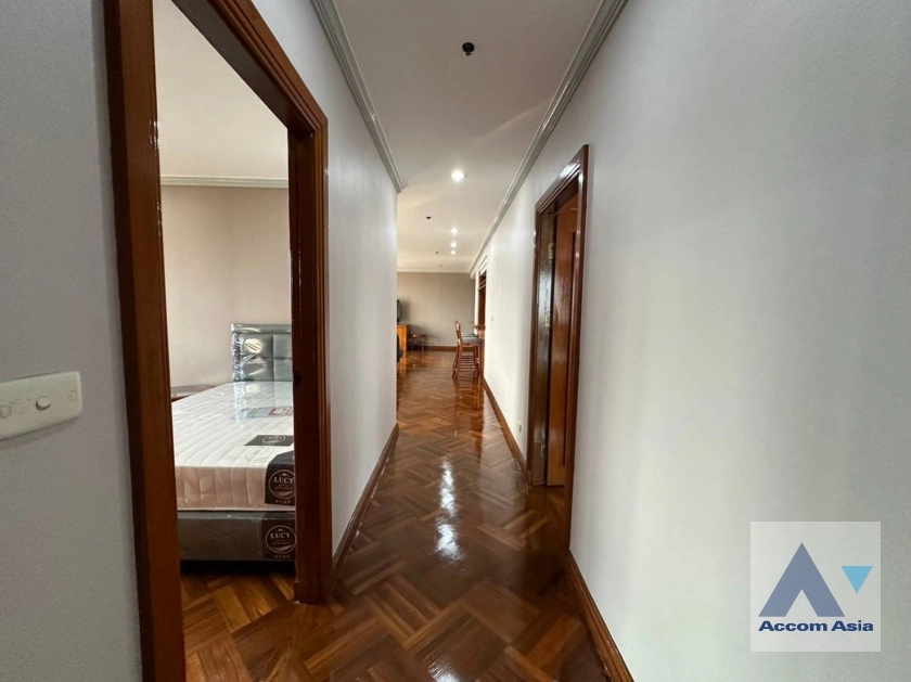 18  3 br Apartment for rent and sale in Sukhumvit ,Bangkok BTS Ekkamai at Panoramic view on balcony AA37447