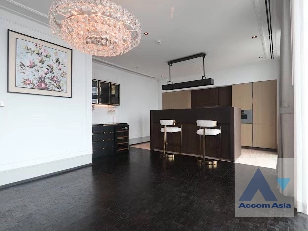 unit 3 Bedrooms  Condominium For Rent in Silom, Bangkok  near BTS Chong Nonsi (AA37482)