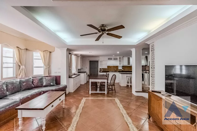 unit 4 Bedrooms  Townhouse For Rent & Sale in Bang Na, Bangkok  near BTS Bearing (AA37499)