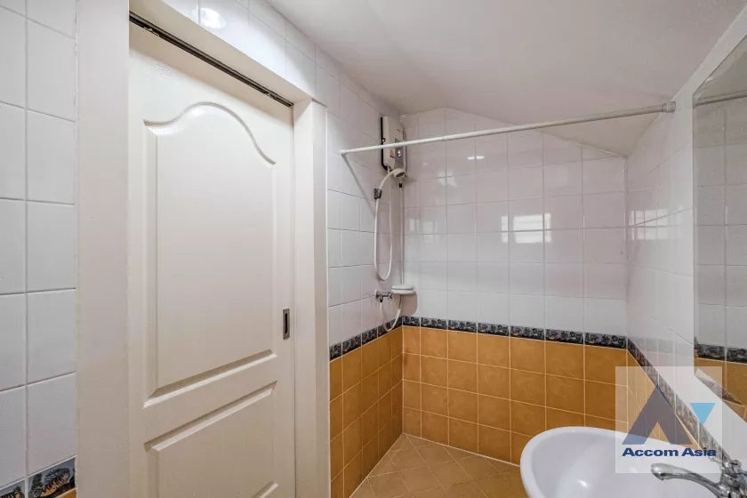 15  4 br Townhouse for rent and sale in Bang Na ,Bangkok BTS Bearing at Fantasia Villa 2 AA37499