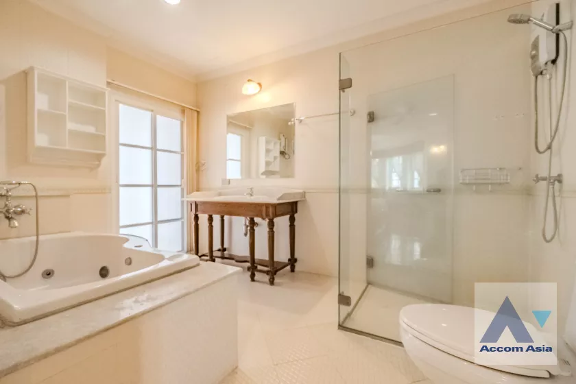 20  4 br Townhouse for rent and sale in Bang Na ,Bangkok BTS Bearing at Fantasia Villa 2 AA37499