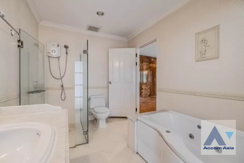 21  4 br Townhouse for rent and sale in Bang Na ,Bangkok BTS Bearing at Fantasia Villa 2 AA37499