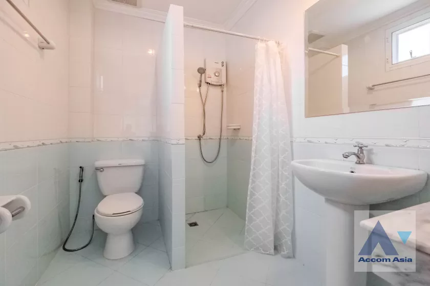 24  4 br Townhouse for rent and sale in Bang Na ,Bangkok BTS Bearing at Fantasia Villa 2 AA37499