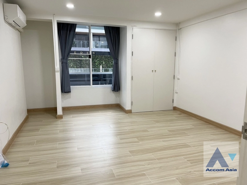 12  4 br Townhouse for rent and sale in Sukhumvit ,Bangkok BTS Nana AA37501