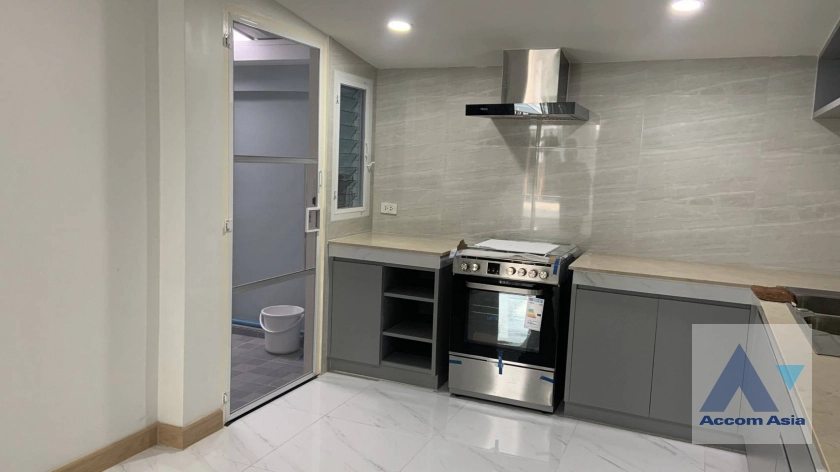 7  4 br Townhouse for rent and sale in Sukhumvit ,Bangkok BTS Nana AA37501
