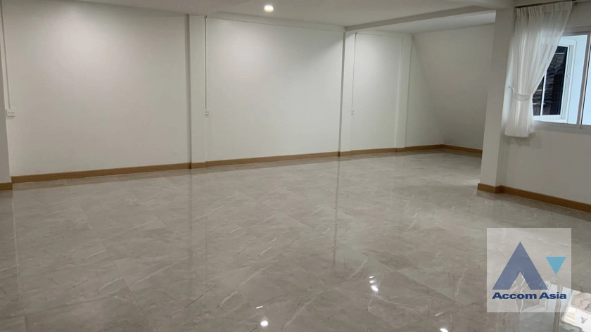 6  4 br Townhouse for rent and sale in Sukhumvit ,Bangkok BTS Nana AA37501