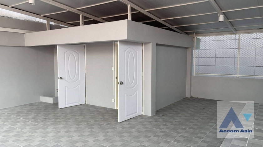 20  4 br Townhouse for rent and sale in Sukhumvit ,Bangkok BTS Nana AA37501