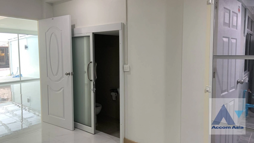 23  4 br Townhouse for rent and sale in Sukhumvit ,Bangkok BTS Nana AA37501