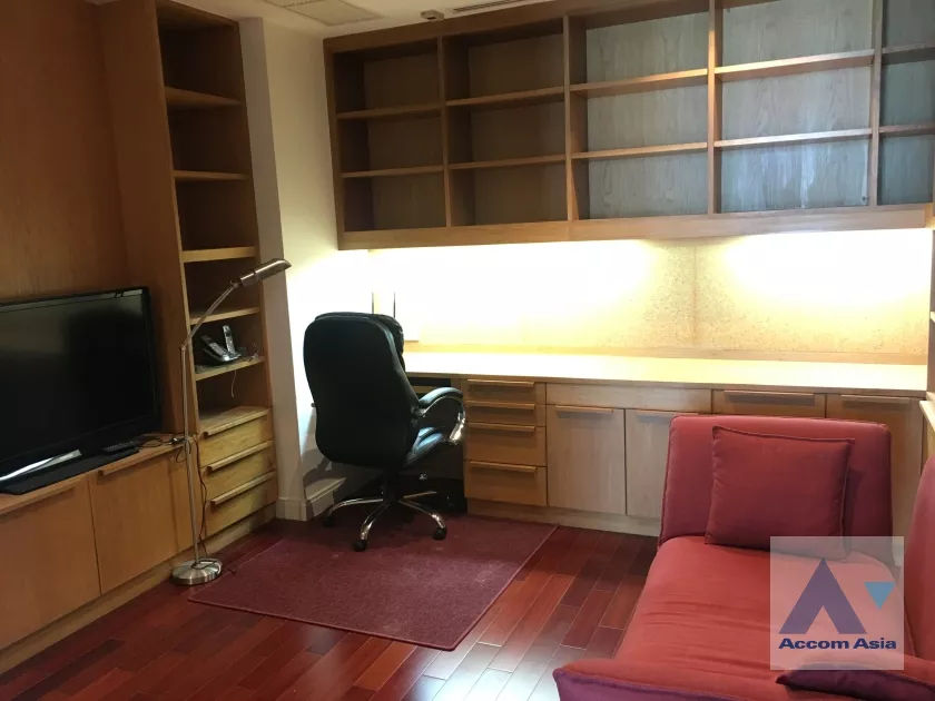 8  4 br Condominium For Rent in Ploenchit ,Bangkok BTS Ploenchit at Athenee Residence AA37503