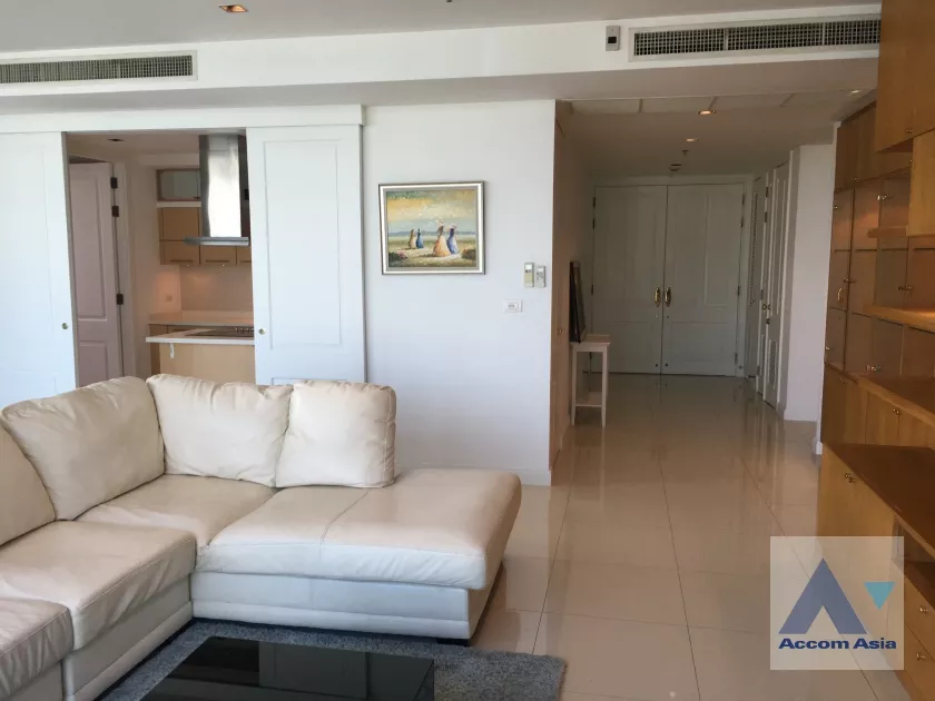 unit 4 Bedrooms  Condominium For Rent in Ploenchit, Bangkok  near BTS Ploenchit (AA37503)