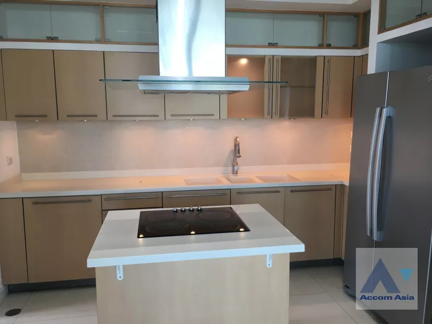 unit 4 Bedrooms  Condominium For Rent in Ploenchit, Bangkok  near BTS Ploenchit (AA37503)