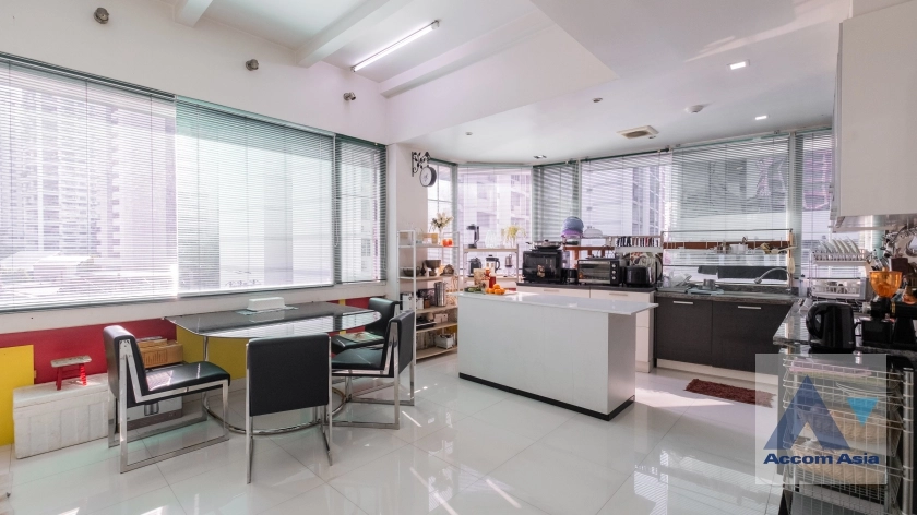Duplex Condo, Penthouse, Pet friendly |  4 Bedrooms  Condominium For Sale in Sukhumvit, Bangkok  near BTS Phrom Phong (AA37526)