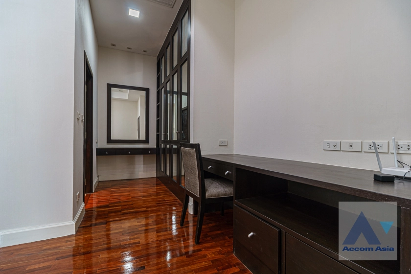 29  4 br Apartment for rent and sale in Sukhumvit ,Bangkok BTS Asok - MRT Sukhumvit at Elegant place for a Pet Friendly AA37535