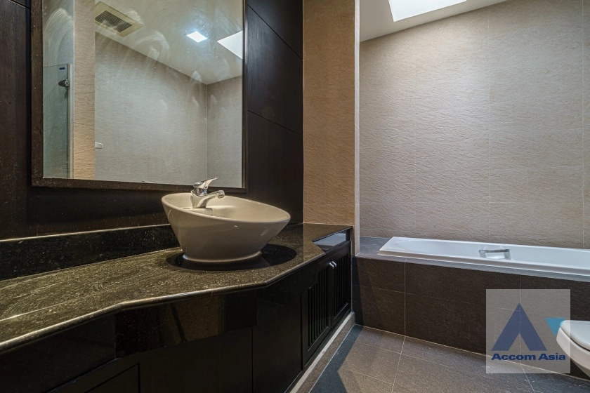 30  4 br Apartment for rent and sale in Sukhumvit ,Bangkok BTS Asok - MRT Sukhumvit at Elegant place for a Pet Friendly AA37535