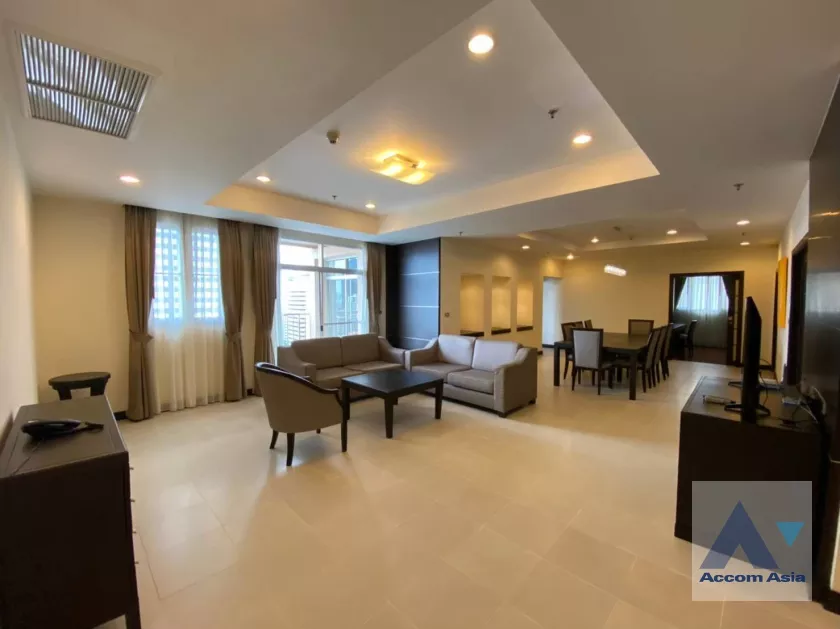  3 Bedrooms  Apartment For Rent in Sukhumvit, Bangkok  near BTS Asok - MRT Sukhumvit (AA37537)