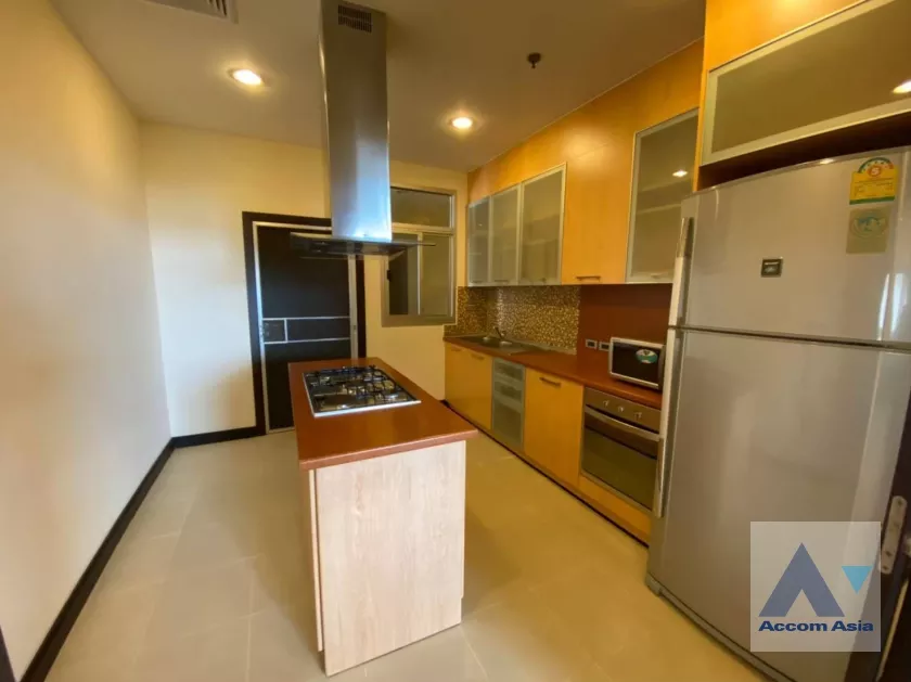  3 Bedrooms  Apartment For Rent in Sukhumvit, Bangkok  near BTS Asok - MRT Sukhumvit (AA37537)