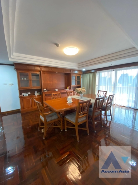 unit 3 Bedrooms  Apartment For Rent in Sukhumvit, Bangkok  near BTS Thong Lo (AA37549)