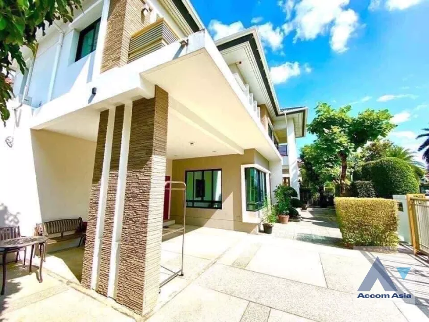 unit 4 Bedrooms  House For Sale in ,   (AA37565)