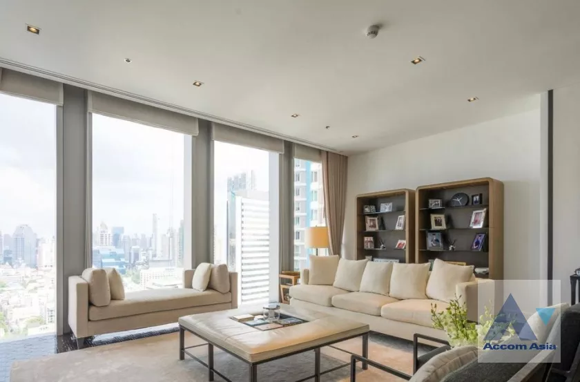  3 Bedrooms  Condominium For Sale in Silom, Bangkok  near BTS Chong Nonsi (AA37585)