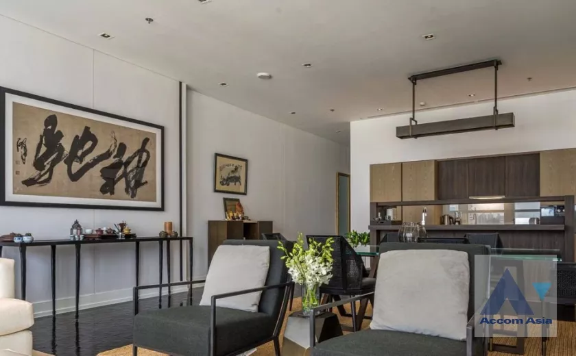 unit 3 Bedrooms  Condominium For Sale in Silom, Bangkok  near BTS Chong Nonsi (AA37585)