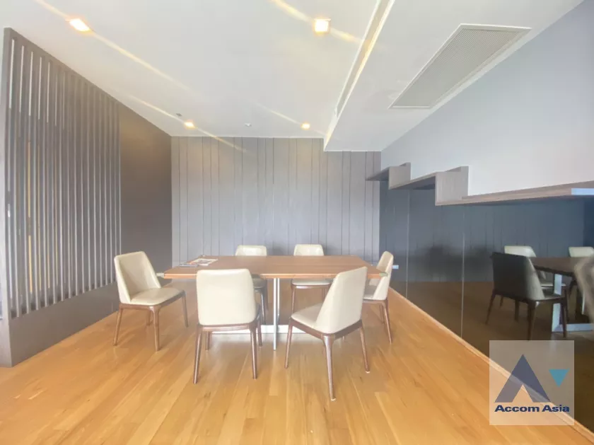 unit 3 Bedrooms  Condominium For Rent in Sukhumvit, Bangkok  near BTS Nana (AA37588)