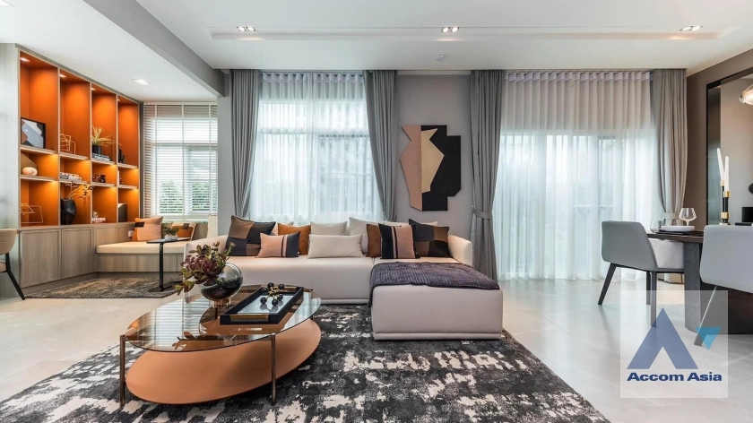 unit 4 Bedrooms  House For Rent & Sale in Pattanakarn, Bangkok  (AA37654)