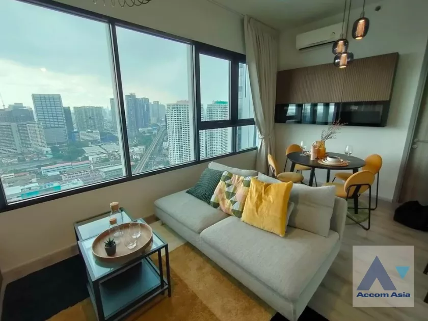  2 Bedrooms  Condominium For Rent in Phaholyothin, Bangkok  (AA37655)