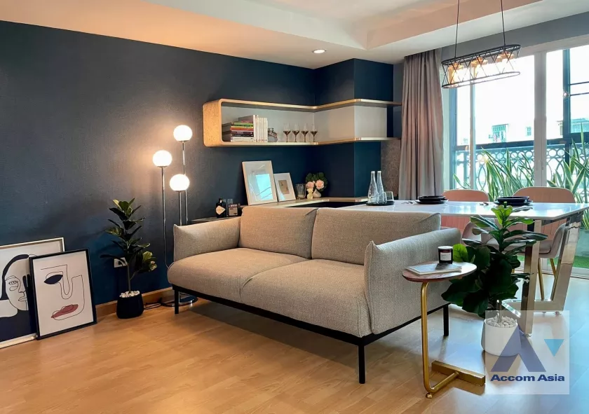  2 Bedrooms  Condominium For Rent in Sukhumvit, Bangkok  near BTS Bang Chak (AA37656)